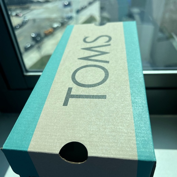 Toms flats (size 8) brand new, multi color - Picture 2 of 6